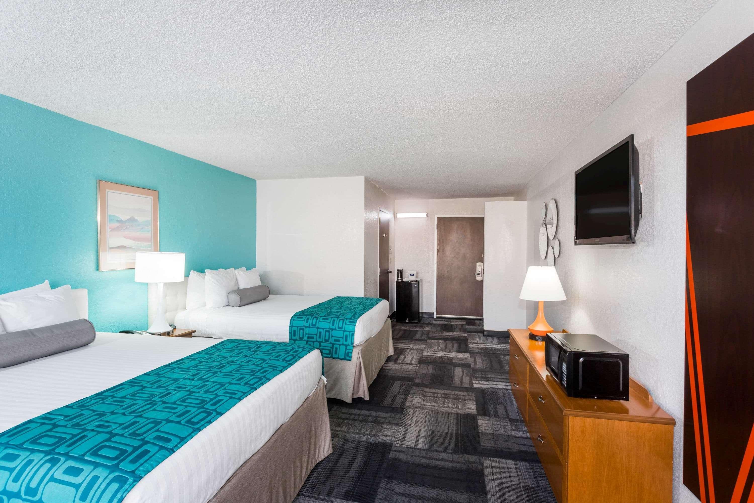 Howard Johnson By Wyndham Winter Haven Fl Exterior photo